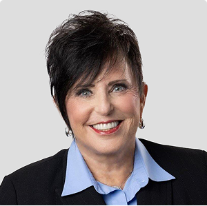 Paula Reeves Headshot