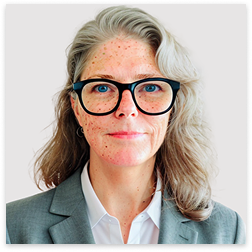 Deborah Robertson Headshot